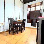 Traditional Full House - Gara & Chico 度假居 *